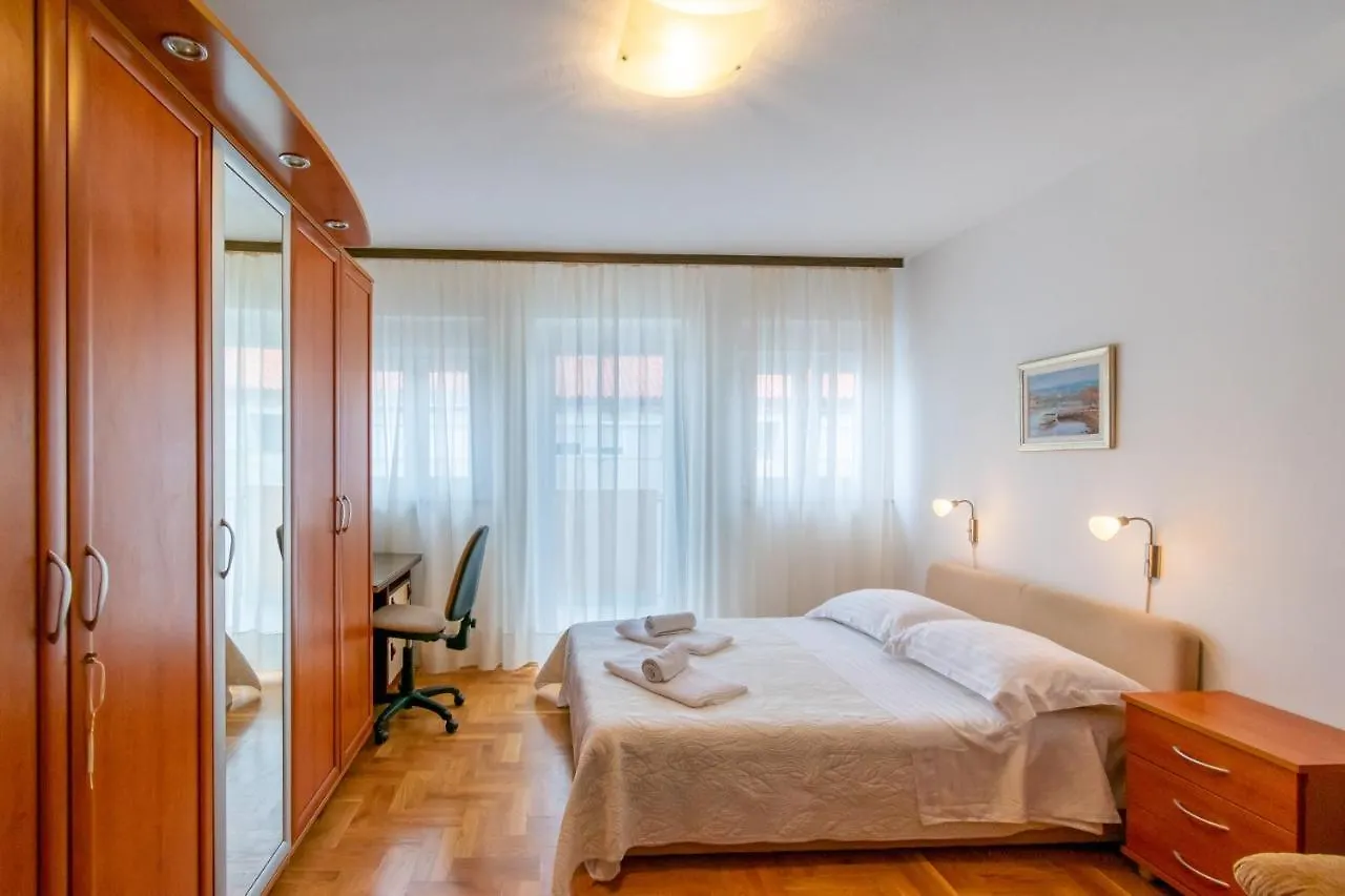 Apartments By The Sea Zadar - 19500